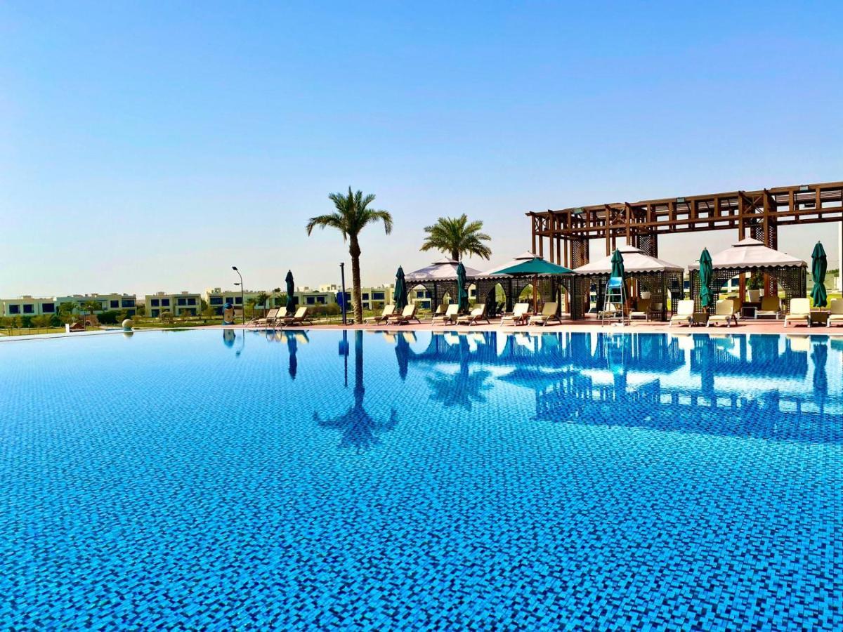 Retaj Salwa Resort & Spa Doha Exterior foto The swimming pool at the clubhouse