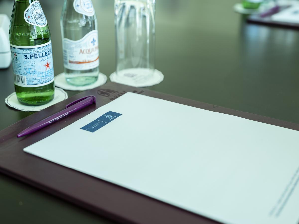 Retaj Salwa Resort & Spa Doha Exterior foto A meeting folder